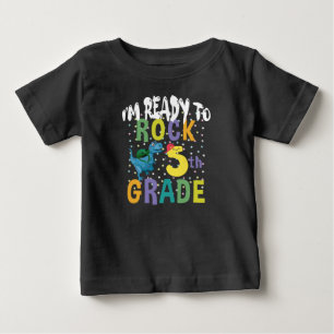 新学期！5年生、ロックするぜ！恐竜 ベビーTシャツ