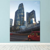 新宿が今あなたを見る – Ken Gage Photography キャンバスプリント (インサイチュ (ウッドフロア))