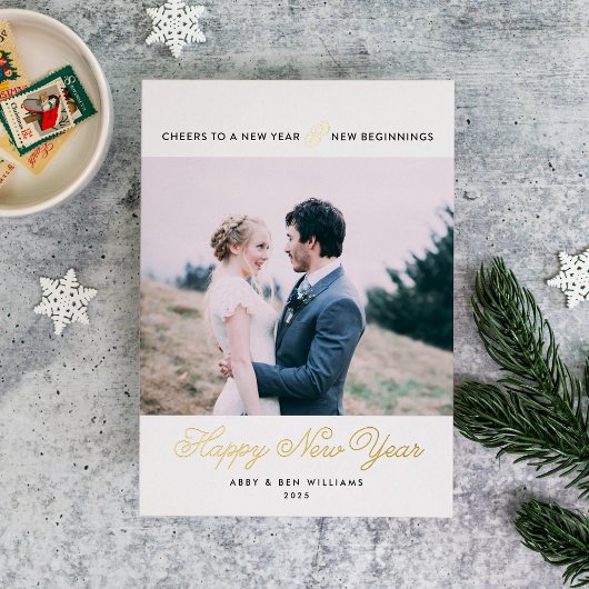新年と新しいスタートを祝う 新婚カップル 箔シーズンカード