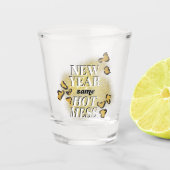 新年の同じ熱い混乱おもしろい金ゴールドグリッターヒョウ ショットグラス (正面)