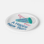 新年を迎えるために大声で叫ぶ ペーパープレート (アングル)