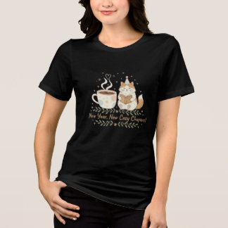 新年を迎えるぬいぐるみ猫: コーヒーと読書のイラスト トライブレンドTシャツ