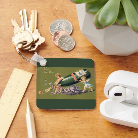 新年を迎え、シャンパンとヴィンテージ天使 キーホルダー (デスク)