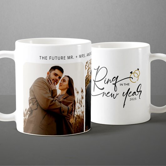 新年ミニマル婚約のリングや輪 コーヒーマグカップ