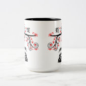 新年中国のの蛇と紅花 ツートーンマグカップ (中央)