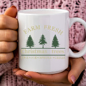 新生のクリスマスパインの木を栽培する コーヒーマグカップ
