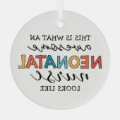 新生児おもしろいナースの高素晴らしさ ガラスオーナメント (裏面)