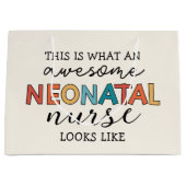 新生児おもしろいナースの高素晴らしさ ラージペーパーバッグ (正面)