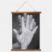 新生児の写真 吊り下げ型タペストリー (正面2)