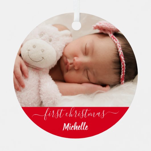 新生児の女の子の初めてのクリスマス赤い白い写真 メタルオーナメント (正面)