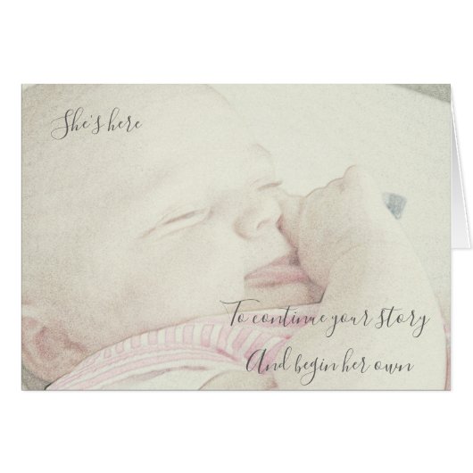 新生児の女の子 (正面横)