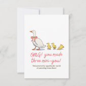 新生児よくはしゃぐダッキー(アヒルちゃん)プリンおめでとうカード カード (正面)