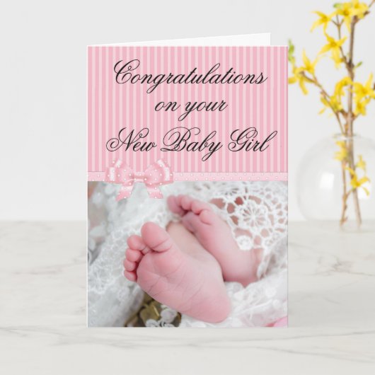 新生児ガールピンクカードおめでとう カード (黄色い花)