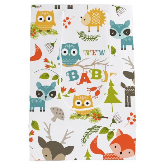 新生児タイポグラフィと可愛い木動物 ミディアムペーパーバッグ (裏面)