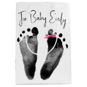 新生児フットプリントと水玉模様ボウ ミディアムペーパーバッグ (正面)
