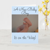 新生児ボーイオンザウェイベビー足写真 カード (黄色い花)