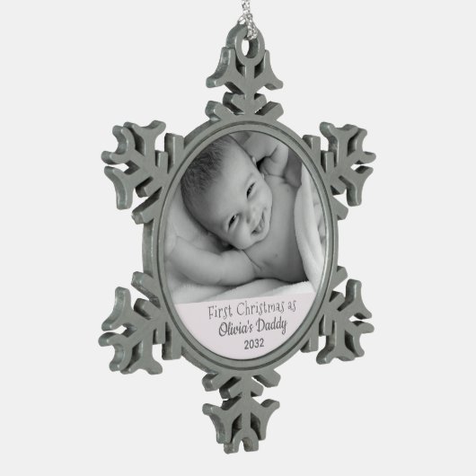 新生児初めてのクリスマスをDaddy Photoとしてカスタマイズ スノーフレークピューターオーナメント (左)