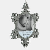 新生児初めてのクリスマスをMommy Sonの写真とカスタムして スノーフレークピューターオーナメント (左)