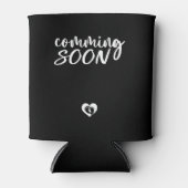 新生児来の2024年の妊娠発表 缶クーラー (正面)