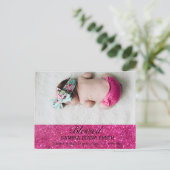 新生児、かわいいピンク色の写真誕生のお知らせ ポストカード (スタンド正面)