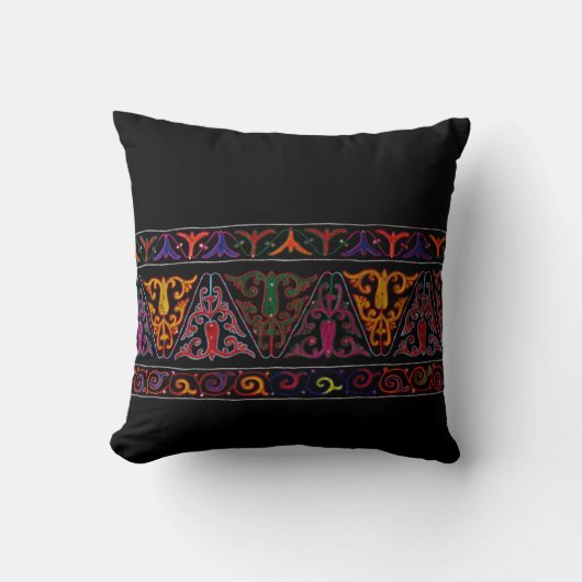 新疆の刺縁ど繍 クッション (正面)