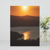 新発見された湖の日没の反射 (スタンド正面)