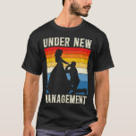 新管理室のバチュラーパーティ結婚下 Tシャツ<br><div class="desc">新管理室のバチュラーパーティ結婚下</div>