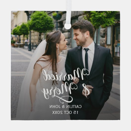 新結婚したメリー婚の初めてのクリスマス写真 ガラスオーナメント (裏面)