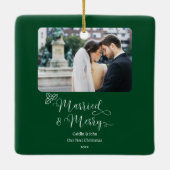 新結婚したメリー婚1stクリスマスグリーン写真 セラミックオーナメント (裏面)
