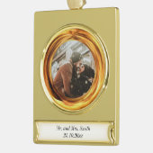 新結婚した夫婦ゴールデンリングと新年セラミ ゴールドプレートバナーオーナメント (左)