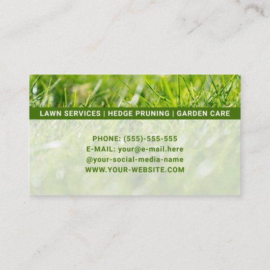 新緑の芝生の草刈りサービスのランドスキャパーの写真 名刺 (裏面)