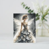 新聞で作ったファッションショーのドレスを着た妖精 ポストカード (スタンド正面)