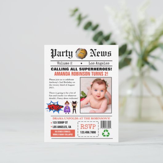 新聞のスーパーヒーロー誕生日パーティーの写真 ポストカード (スタンド正面)