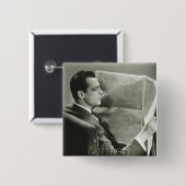 新聞を読んでいるビジネスマン 缶バッジ (正面&裏面)