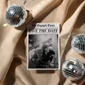 新聞スタイルのレトロでユニークな結婚式のお知らせ セーブザデート