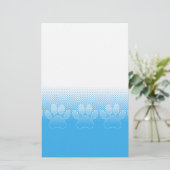 新聞印刷の背景を持つ青と白の手 便箋 (スタンド正面)