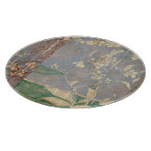 新聞用紙の背景に白い花 カッティングボード (角)