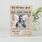 新聞誕生日ニューおもしろいスユーモアのあるメンズ50th 招待状 (スタンド正面)