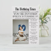 新聞風ユニークな楽しい写真 10歳の誕生日パーティー 招待状 (スタンド正面)
