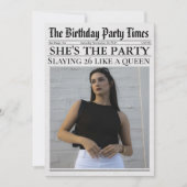 新聞風ユニークな26歳の誕生日パーティー 招待状 (正面)