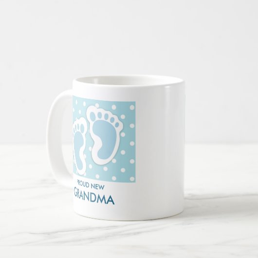 新誇りを持ったしいおばあちゃん可愛いブルー男の赤ちゃん足 コーヒーマグカップ (正面左)