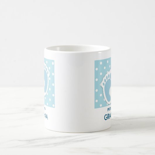 新誇りを持ったしいおばあちゃん可愛いブルー男の赤ちゃん足 コーヒーマグカップ (中央)