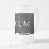 新郎によって曇らされるマグ フロストグラスビールジョッキ (正面右)