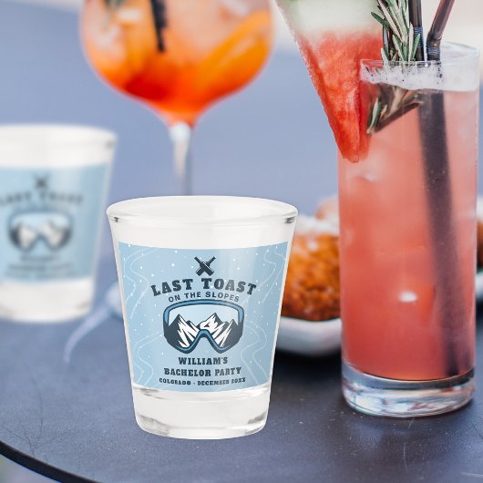新郎の最後の独身パーティー スキー リゾート ウィークエンド ショットグラス