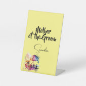新郎の母 – 黄色の編集可能文字淡い色の 台座サイン (正面)