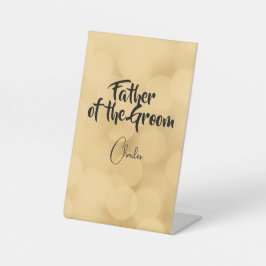 新郎の父 – 金ゴールド上の編集可能文字 台座サイン