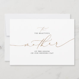 新郎の結婚式の日の美しい母親に