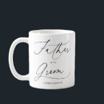 新郎スクリプトのコーヒーマグの父 コーヒーマグカップ<br><div class="desc">新郎の父のギフトは、シックな筆跡の書道で「新婦の父」を特徴としている。</div>
