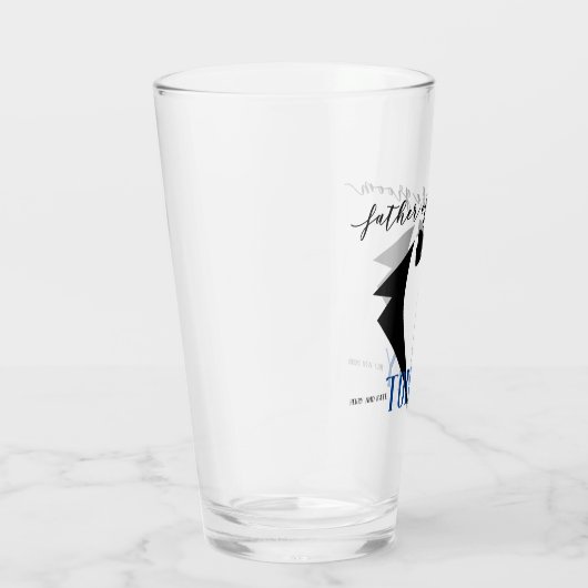 新郎パイントのタキシードの父はギフトの感謝していしています タンブラーグラス (右)