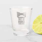 新郎パーソナライズされたの結婚式の日の贈り物の父親 ショットグラス (裏面)